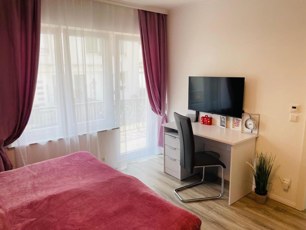 Prime Host Balcony Apartment Karlsruhe Bagian luar foto